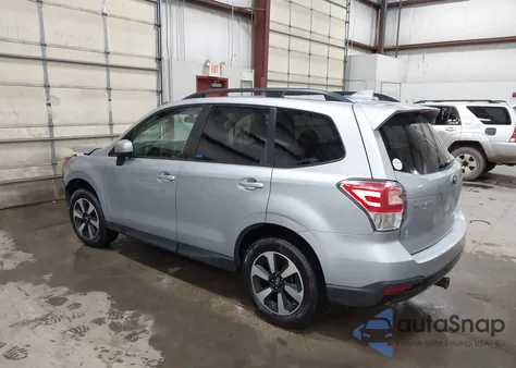 2017 Subaru Forester 2.5I Premium z USA, uszkodzony, nr VIN JF2SJAEC7HH447163